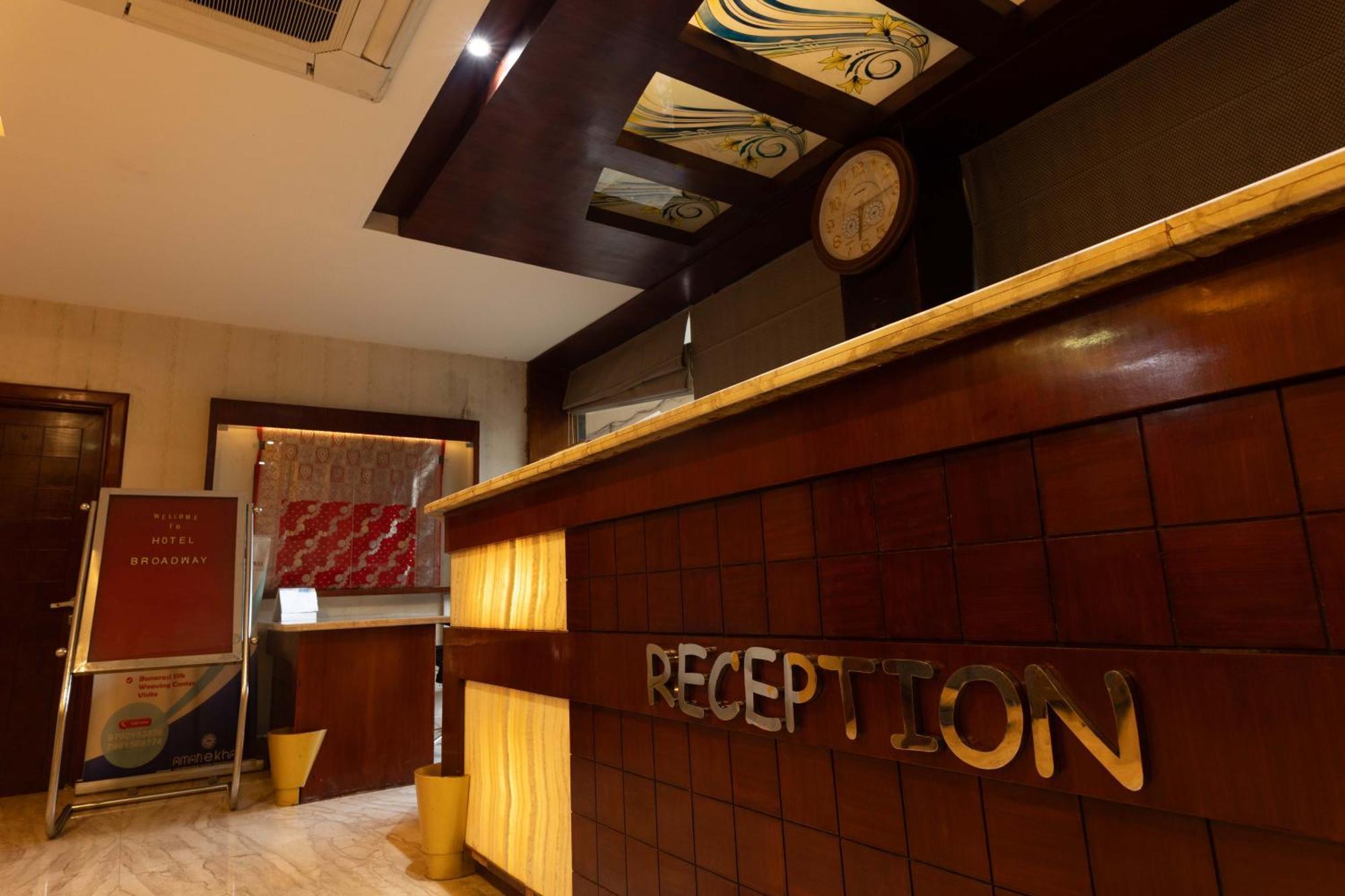 New Hotel Broadway Varanasi Bagian luar foto