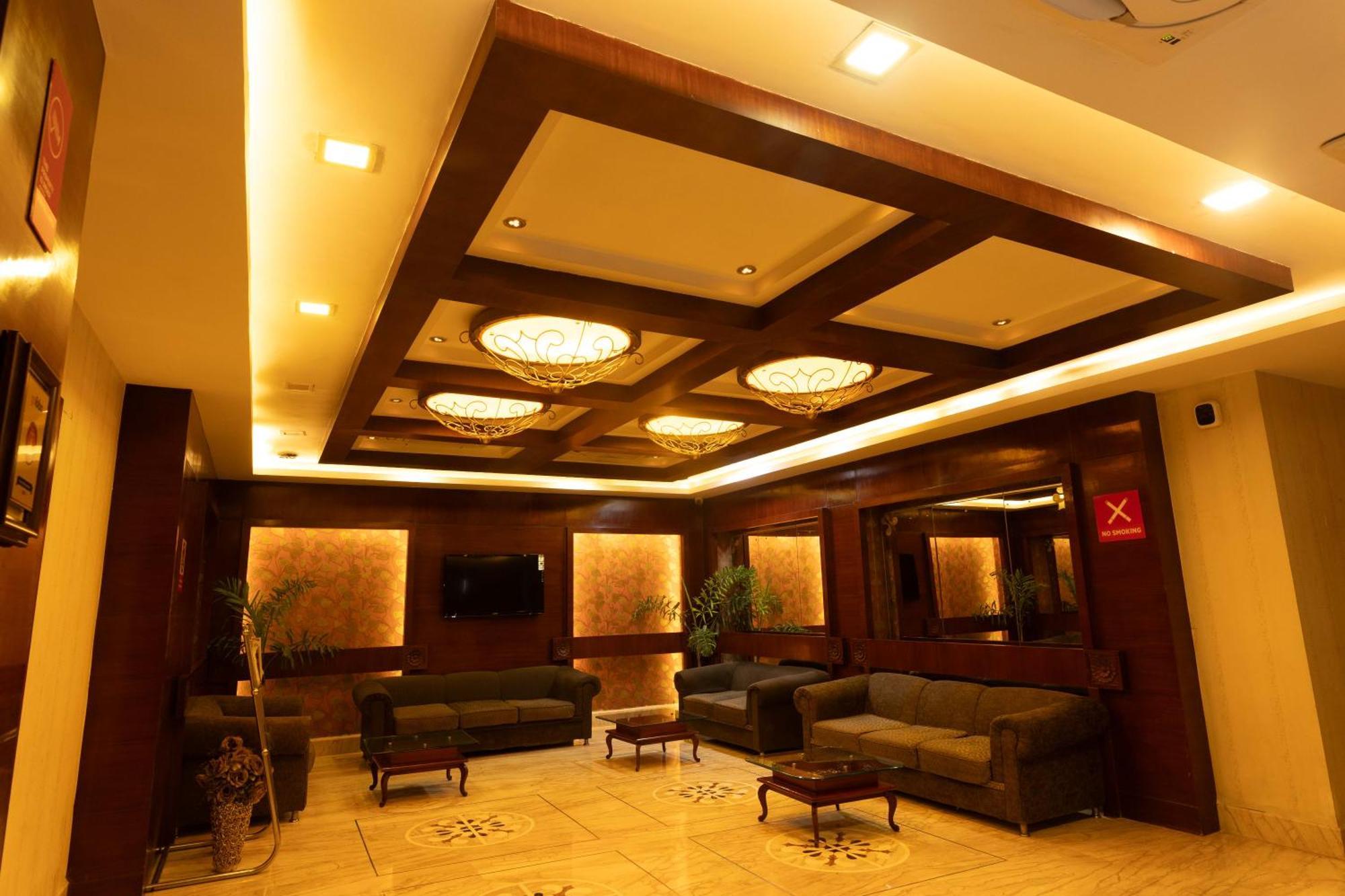 New Hotel Broadway Varanasi Bagian luar foto