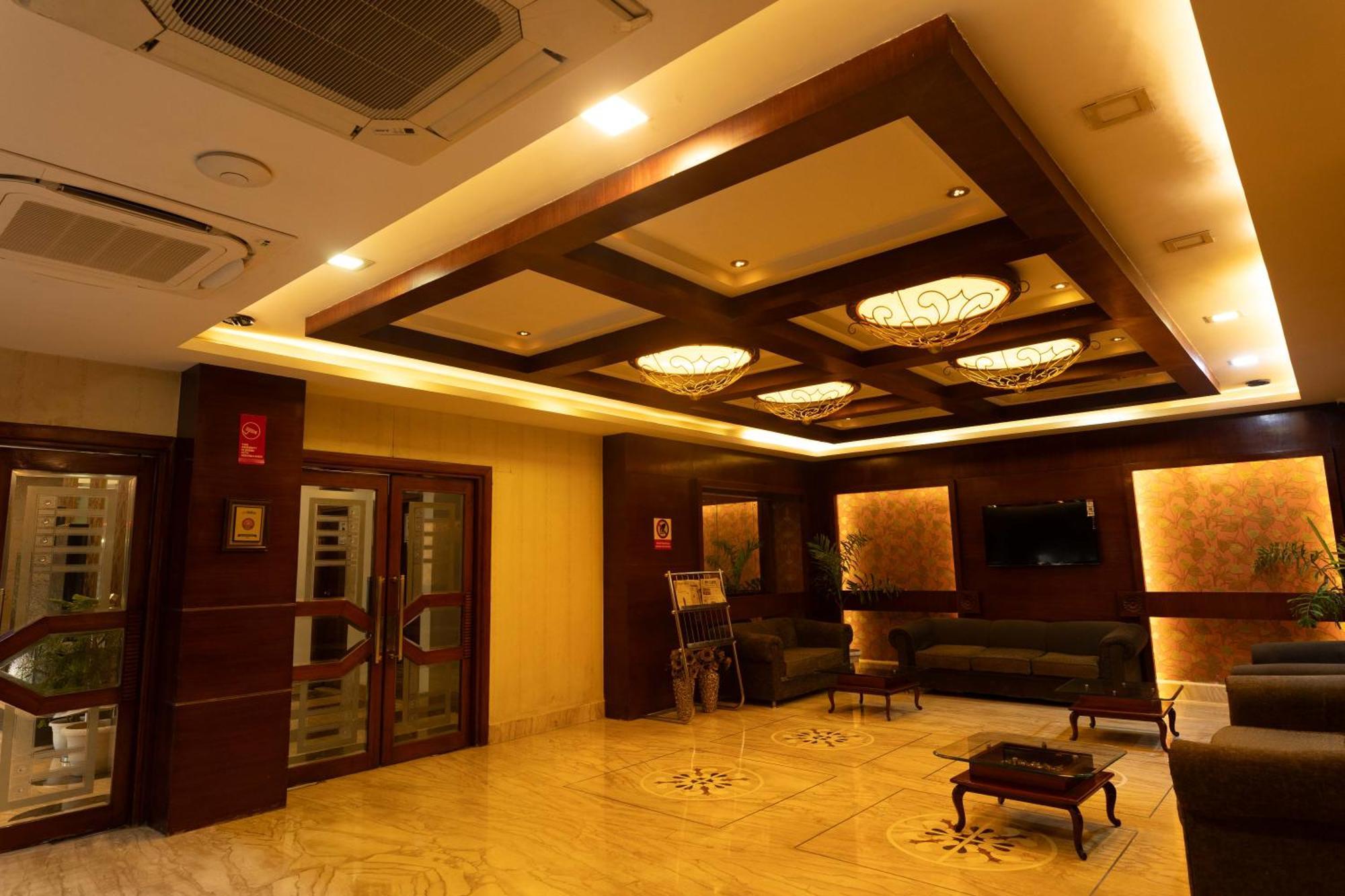 New Hotel Broadway Varanasi Bagian luar foto