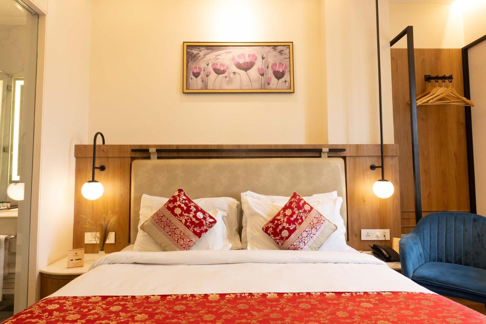 New Hotel Broadway Varanasi Bagian luar foto