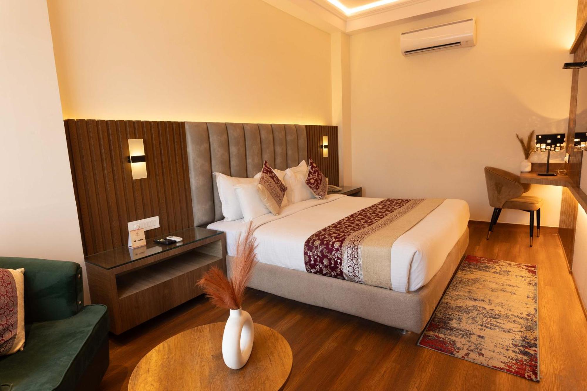 New Hotel Broadway Varanasi Bagian luar foto