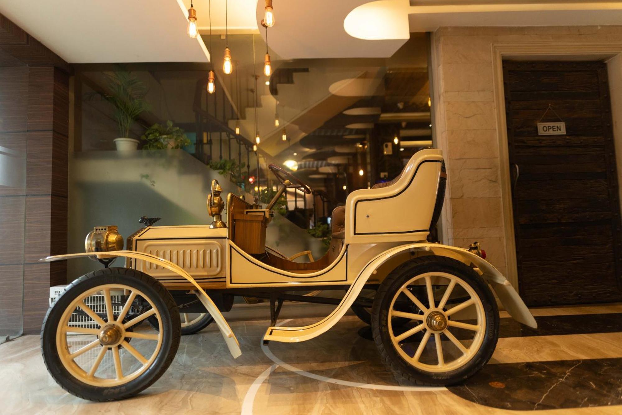 New Hotel Broadway Varanasi Bagian luar foto