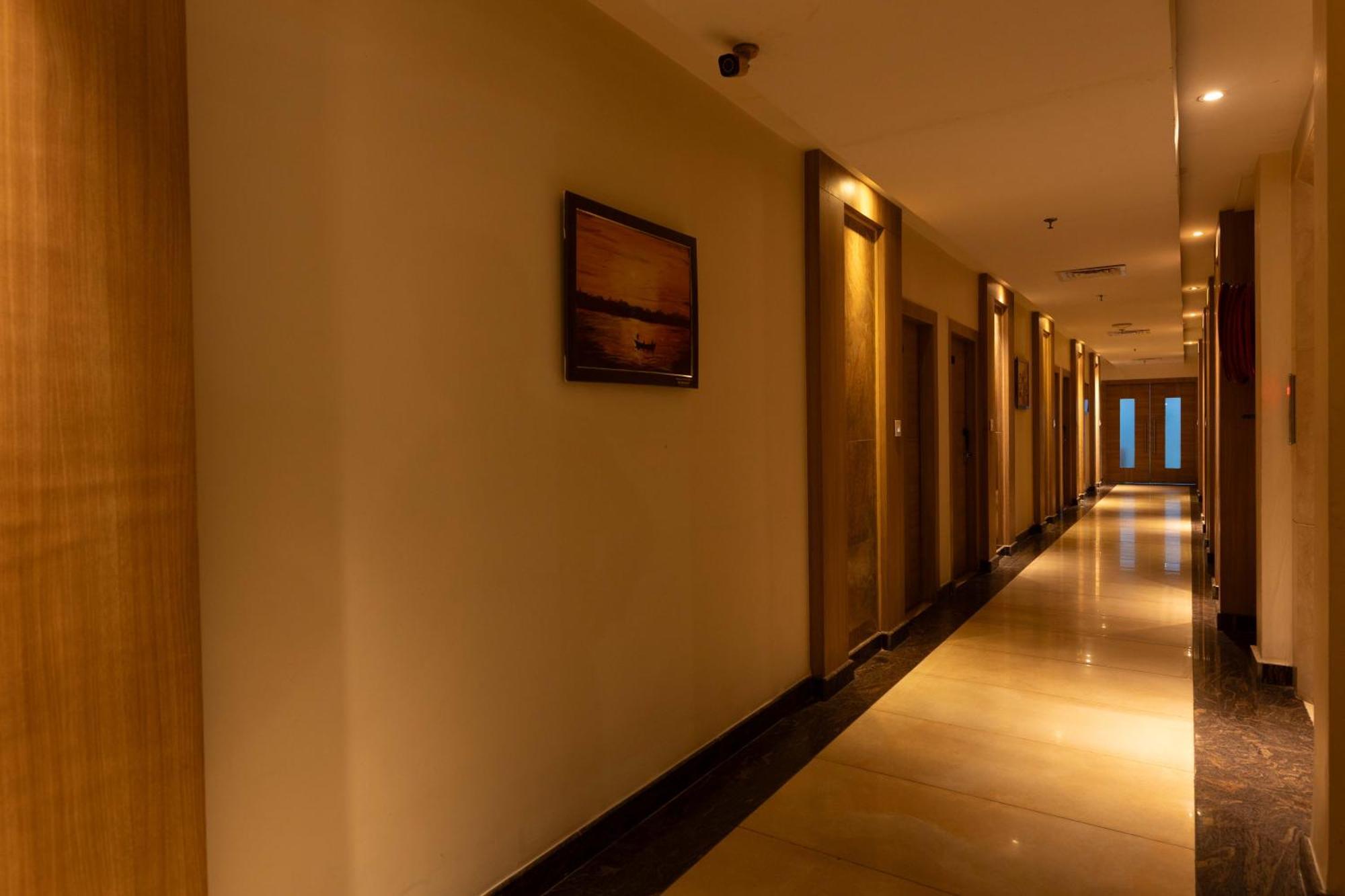 New Hotel Broadway Varanasi Bagian luar foto