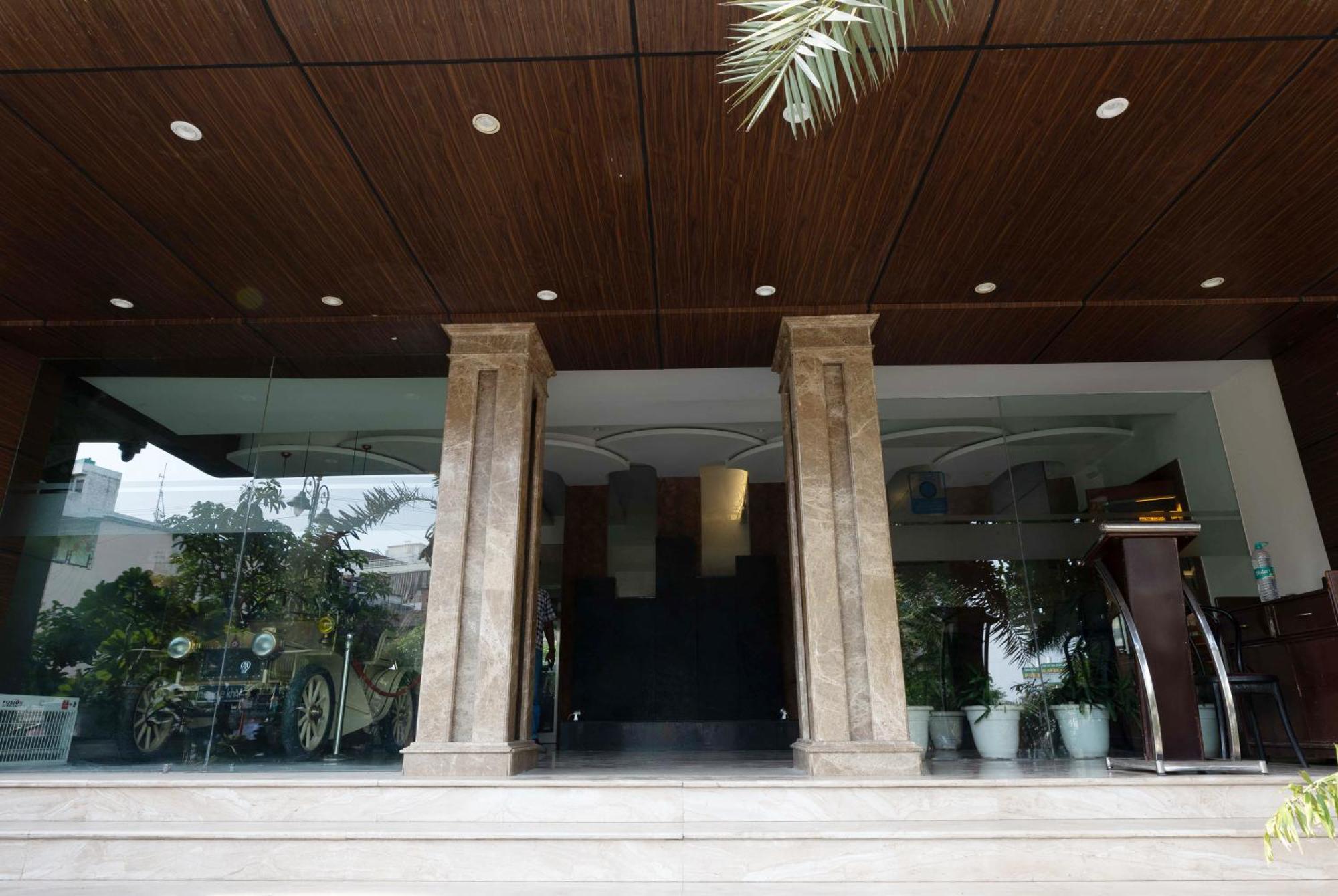 New Hotel Broadway Varanasi Bagian luar foto