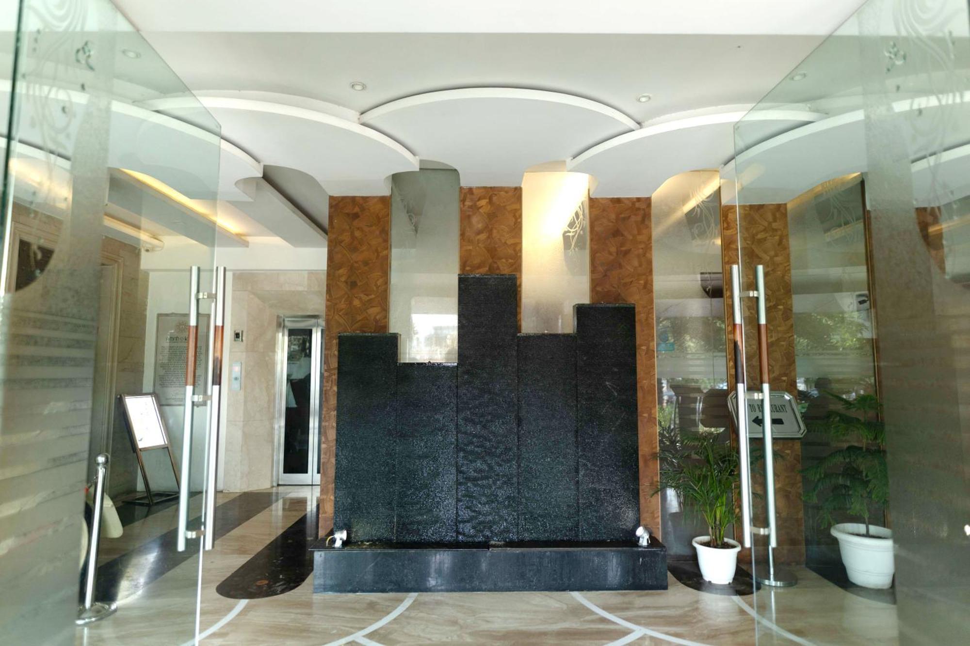 New Hotel Broadway Varanasi Bagian luar foto