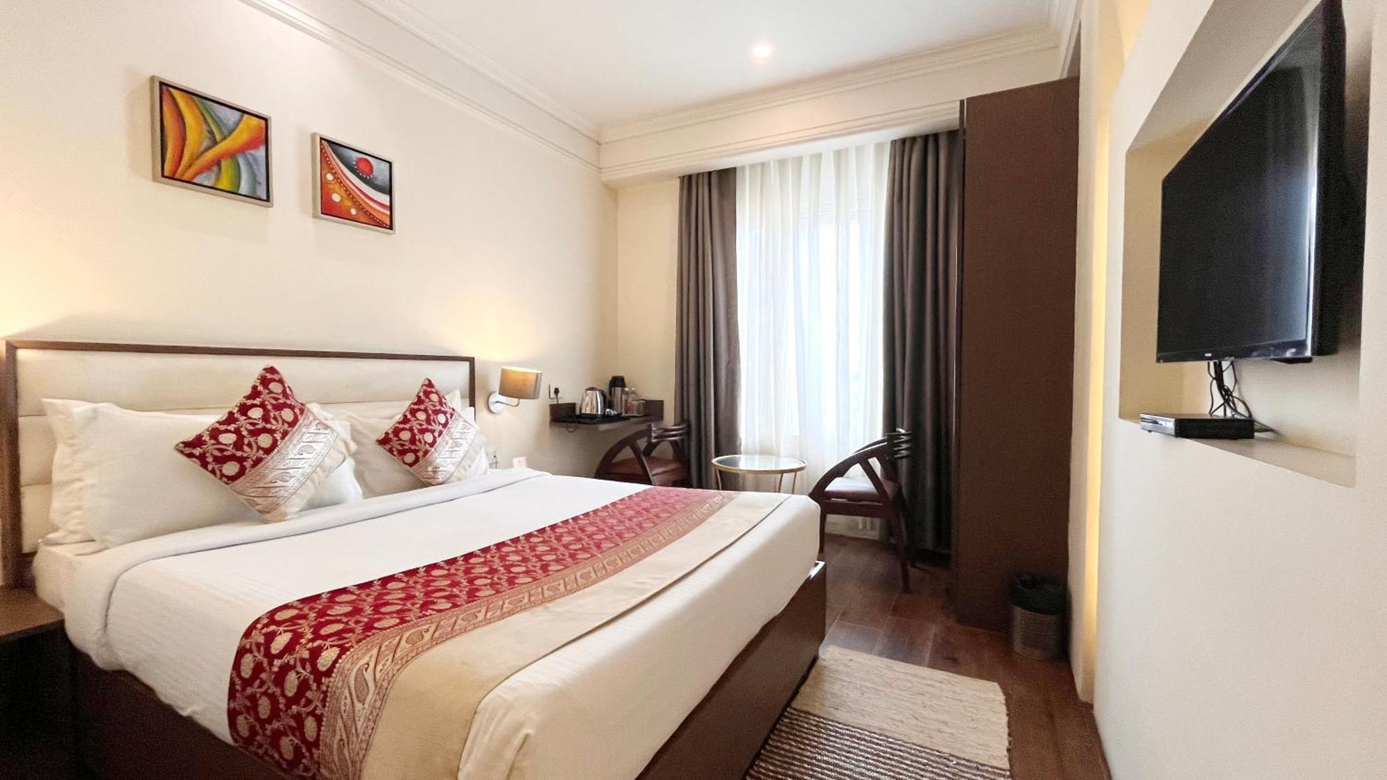 New Hotel Broadway Varanasi Bagian luar foto