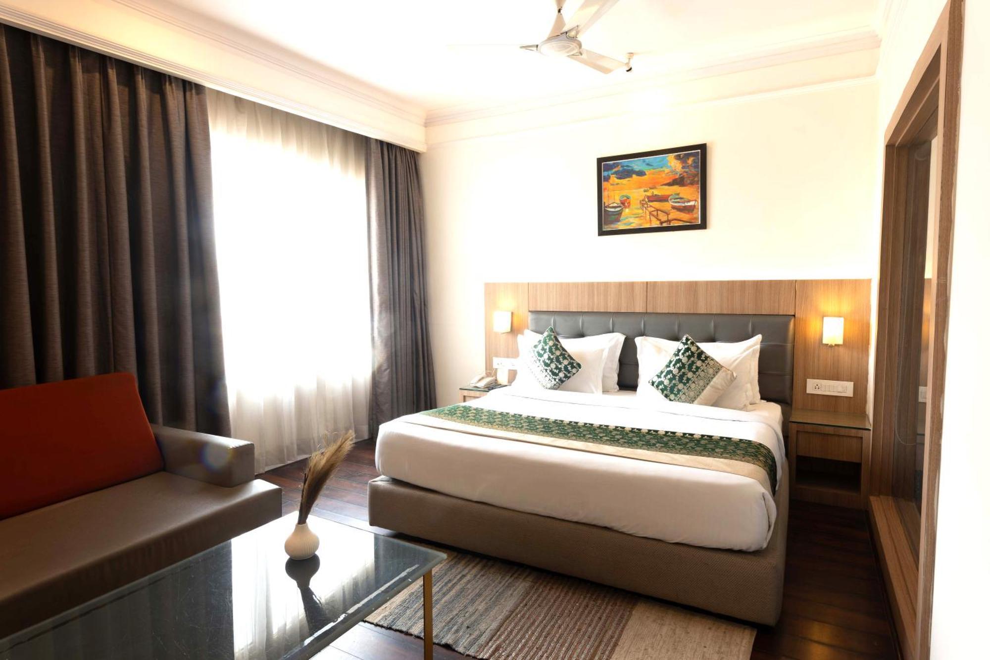 New Hotel Broadway Varanasi Bagian luar foto