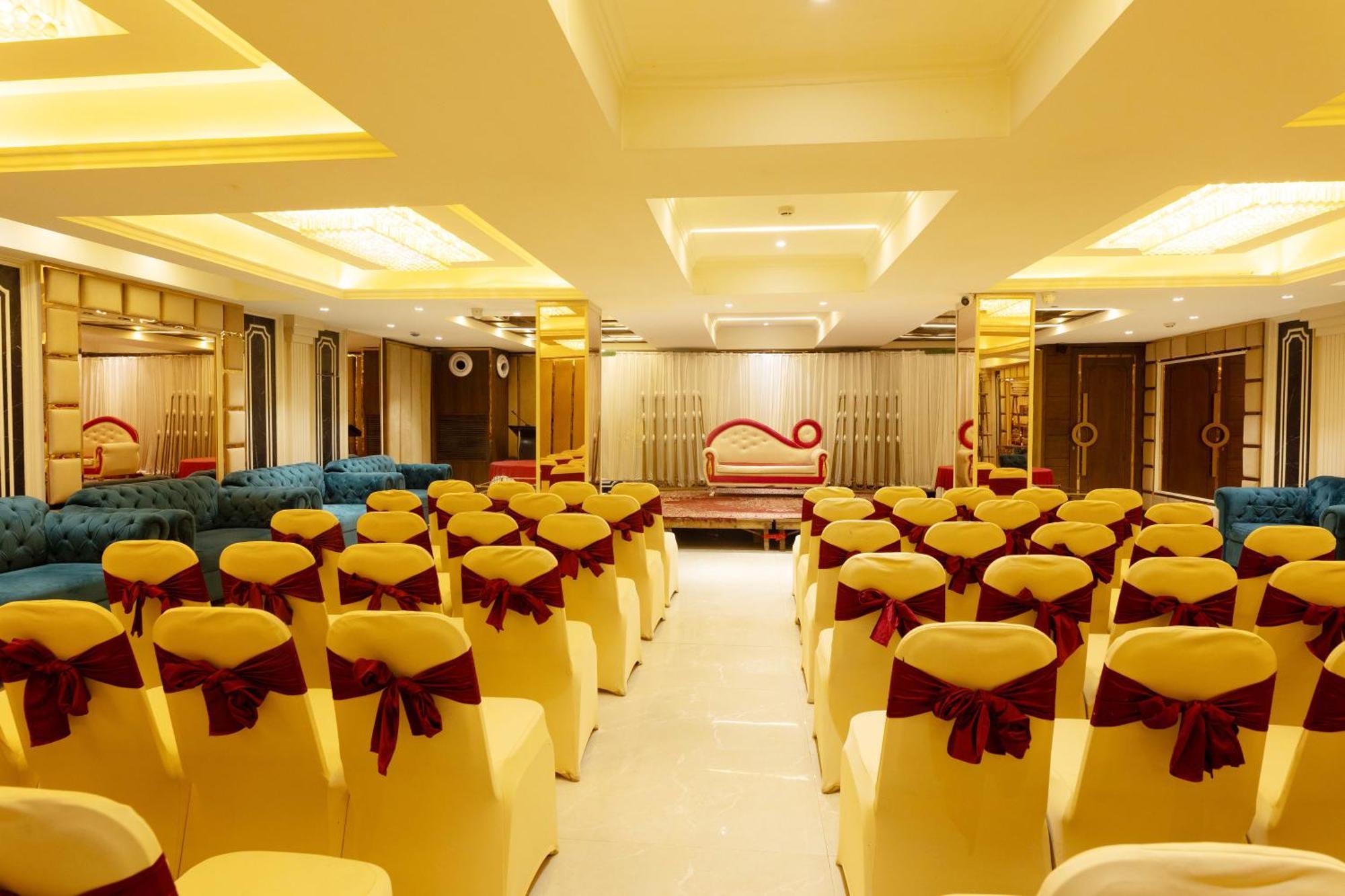 New Hotel Broadway Varanasi Bagian luar foto