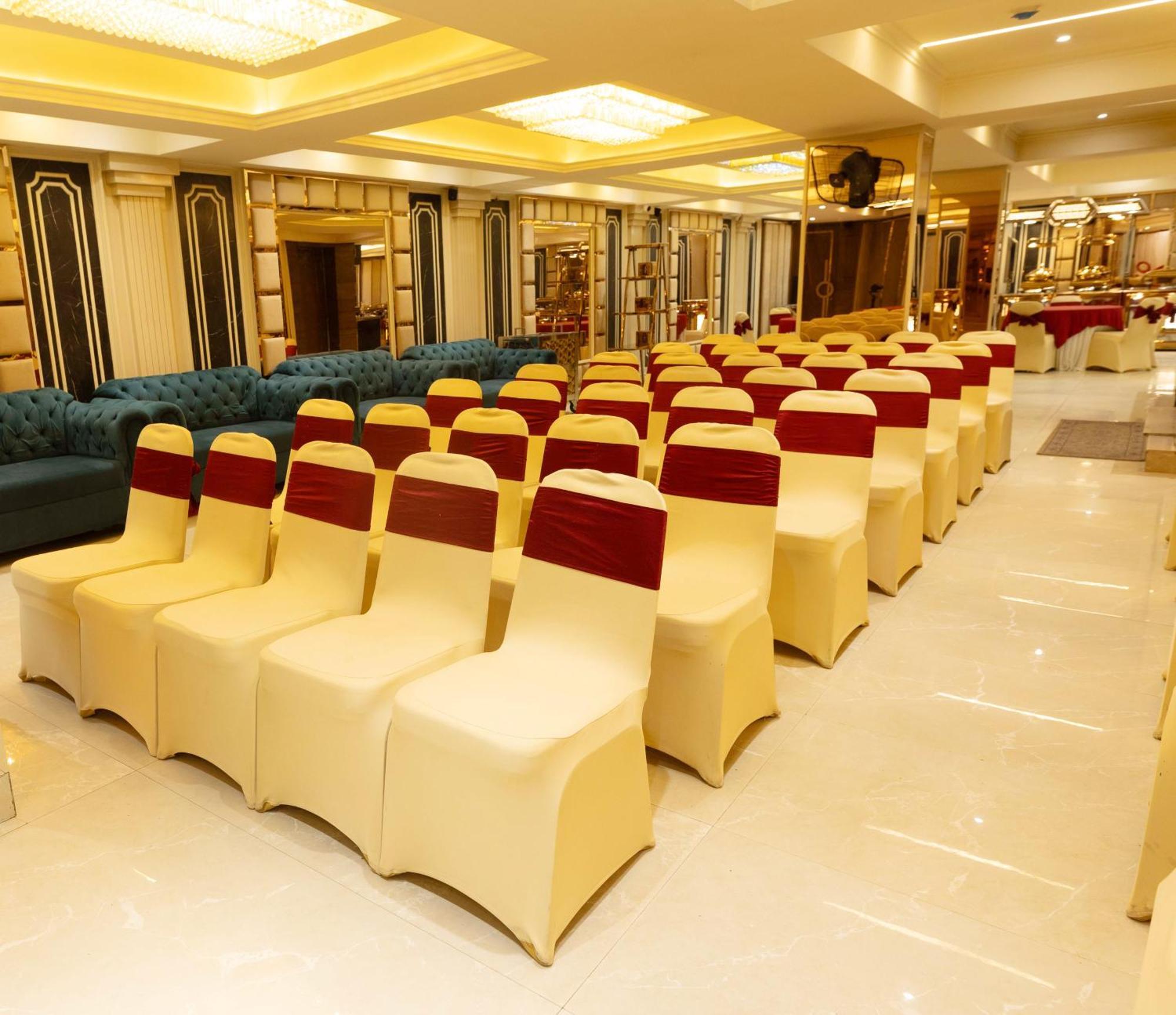 New Hotel Broadway Varanasi Bagian luar foto
