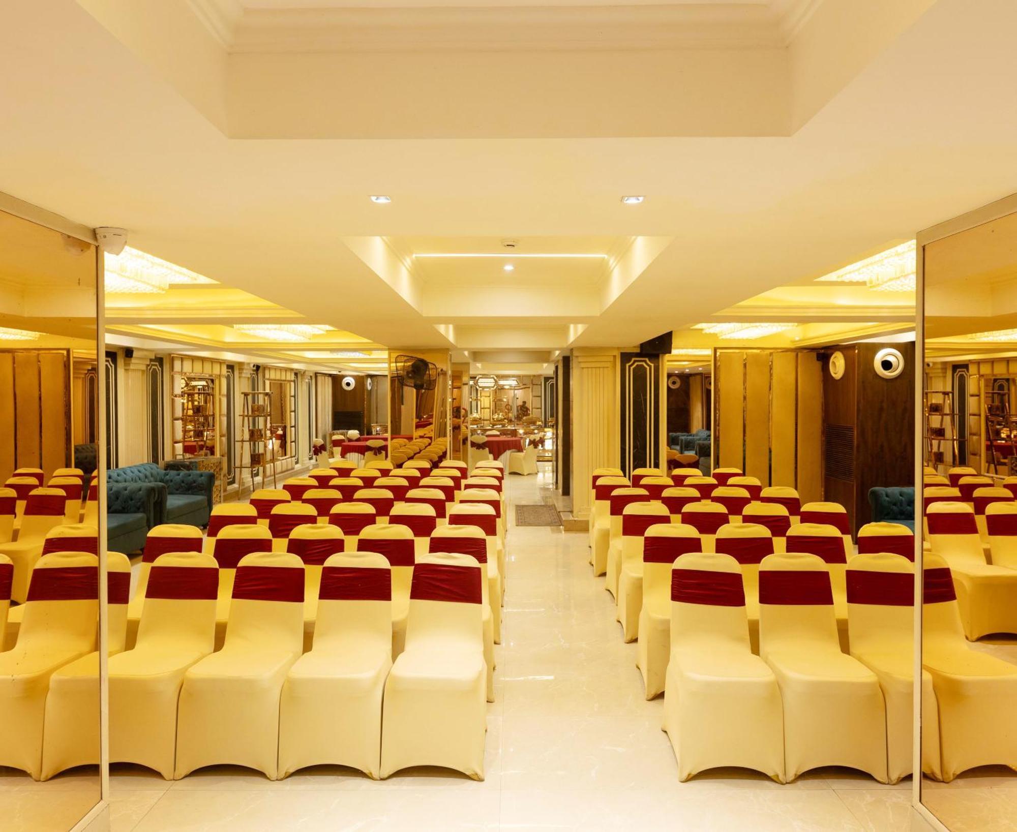 New Hotel Broadway Varanasi Bagian luar foto