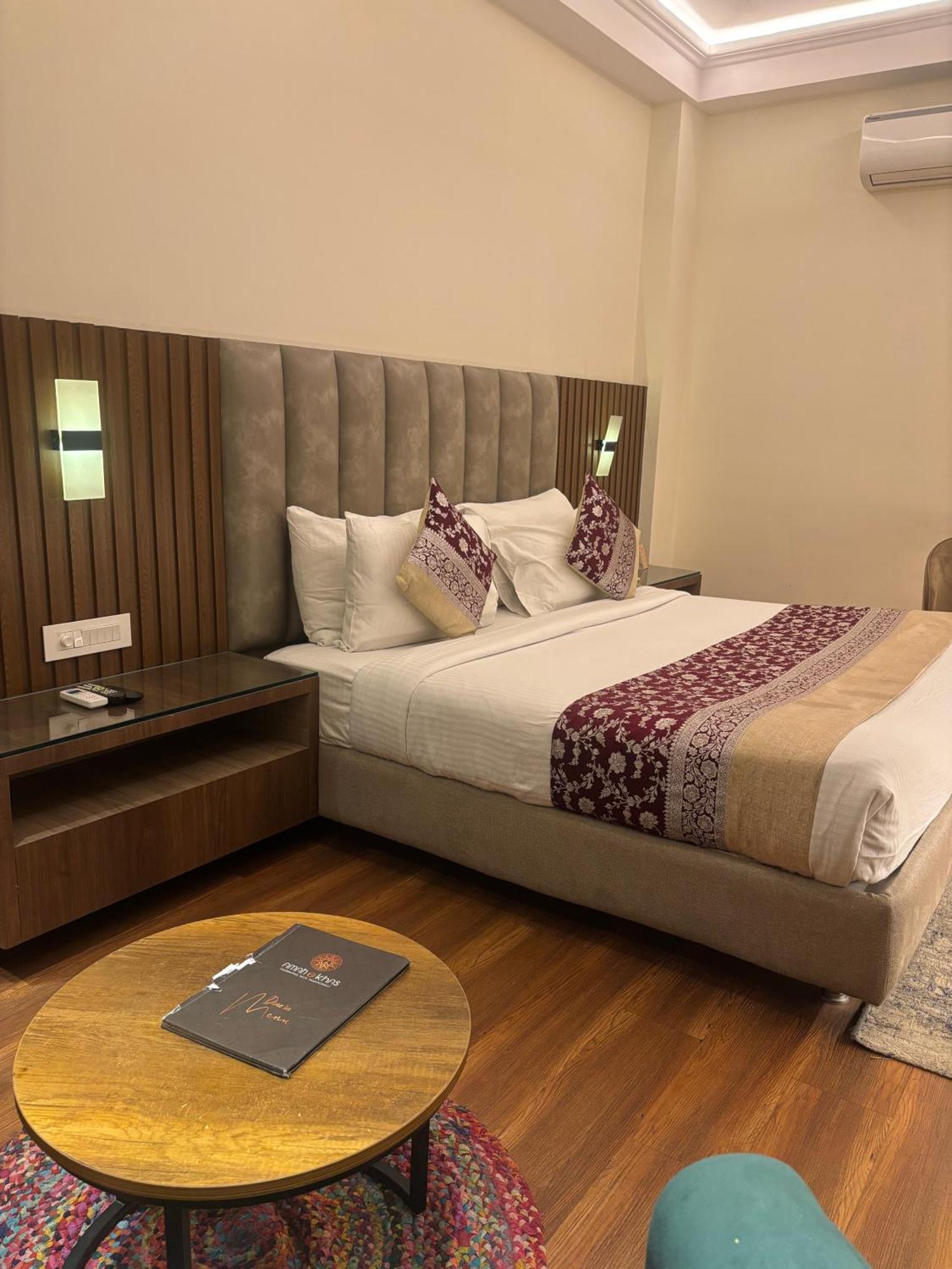 New Hotel Broadway Varanasi Bagian luar foto