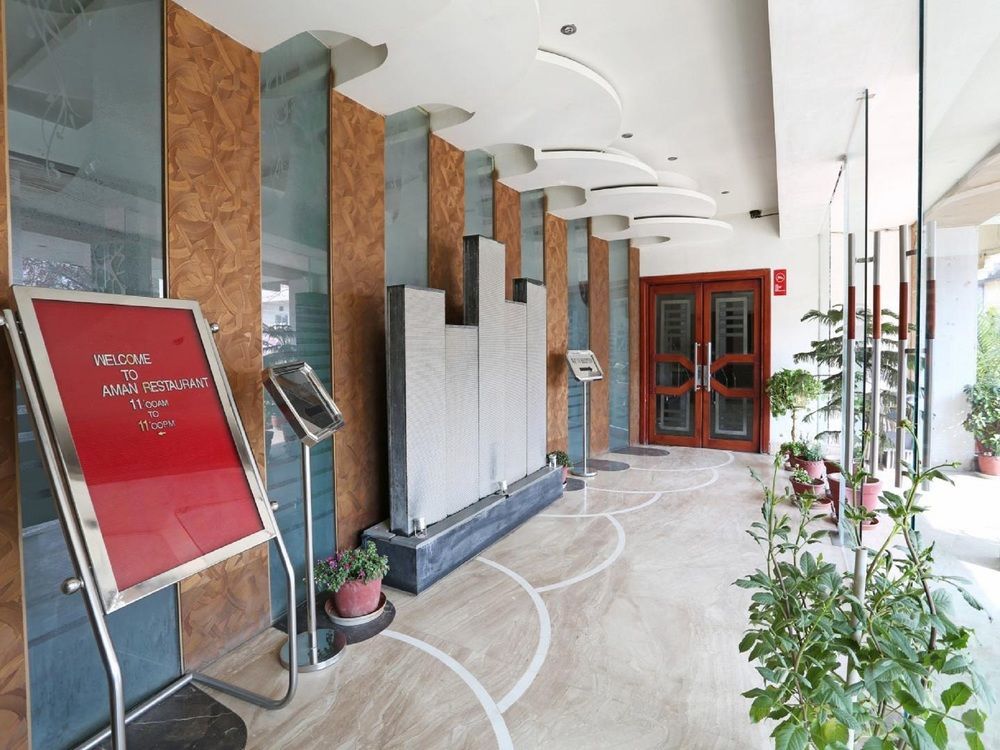 New Hotel Broadway Varanasi Bagian luar foto